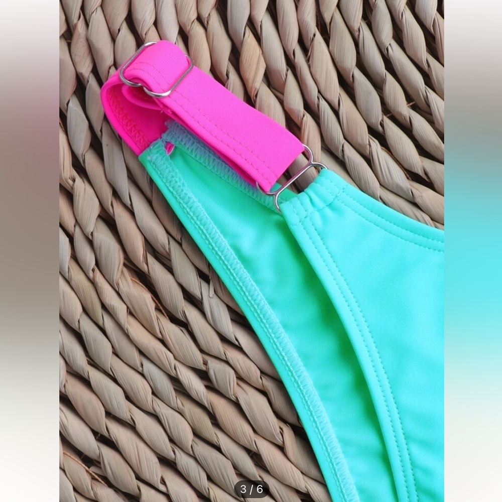 Neon Bikini - Picture 3 of 4